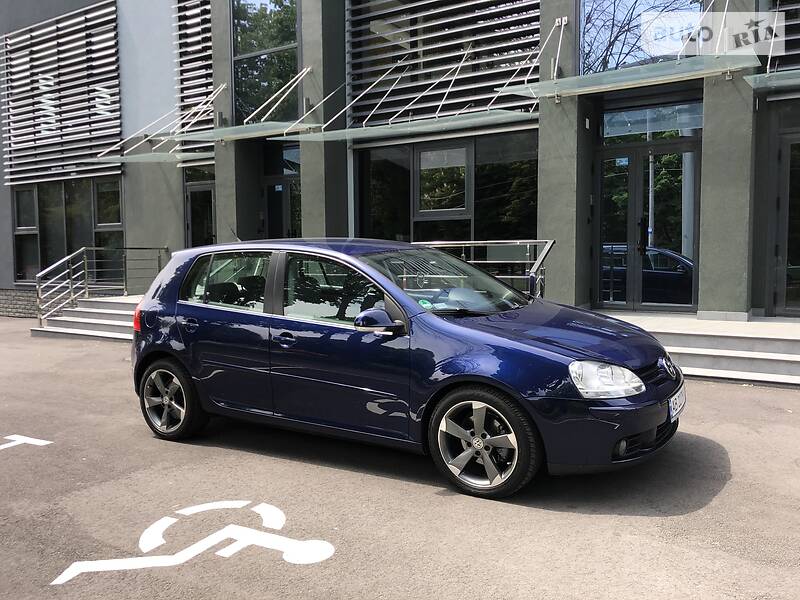 Хетчбек Volkswagen Golf 2006 в Вінниці