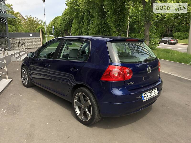Хетчбек Volkswagen Golf 2006 в Вінниці