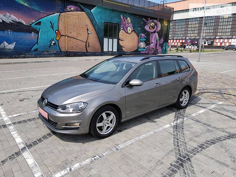 Універсал Volkswagen Golf 2014 в Луцьку