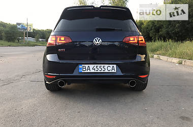 Хэтчбек Volkswagen Golf 2017 в Кропивницком