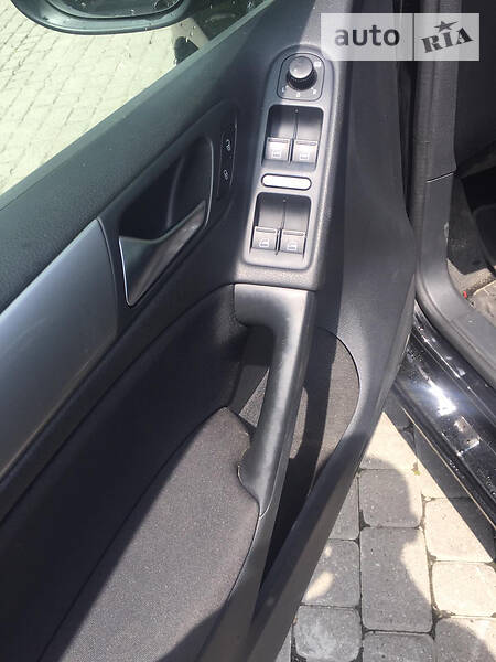 Хетчбек Volkswagen Golf 2009 в Львові