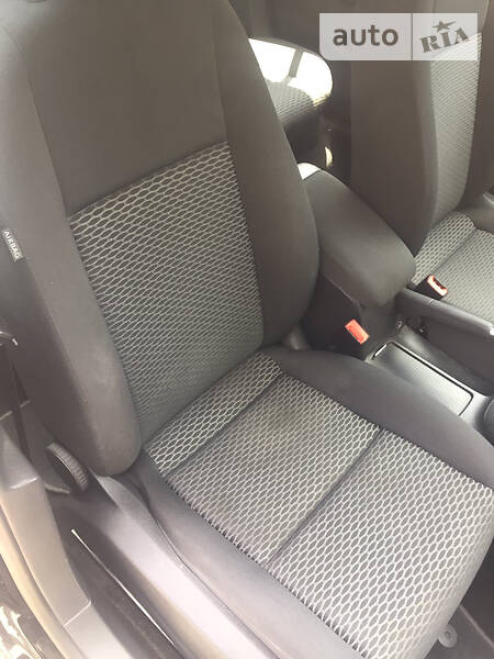 Хетчбек Volkswagen Golf 2009 в Львові