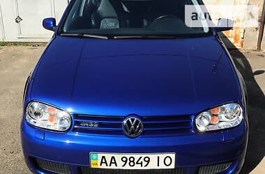 Хетчбек Volkswagen Golf 2002 в 