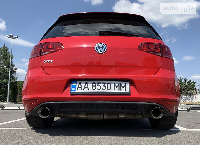 Хетчбек Volkswagen Golf 2014 в Києві