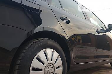 Універсал Volkswagen Golf 2010 в 