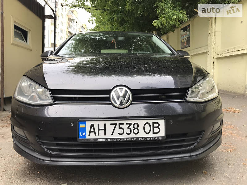Хетчбек Volkswagen Golf 2014 в Києві