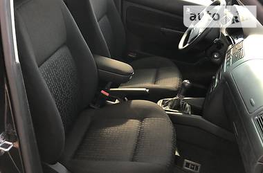 Хетчбек Volkswagen Golf 2002 в 
