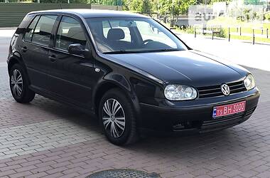 Хетчбек Volkswagen Golf 2002 в 