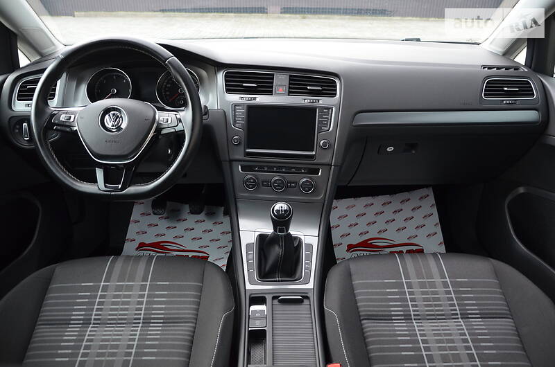 Універсал Volkswagen Golf 2015 в Луцьку
