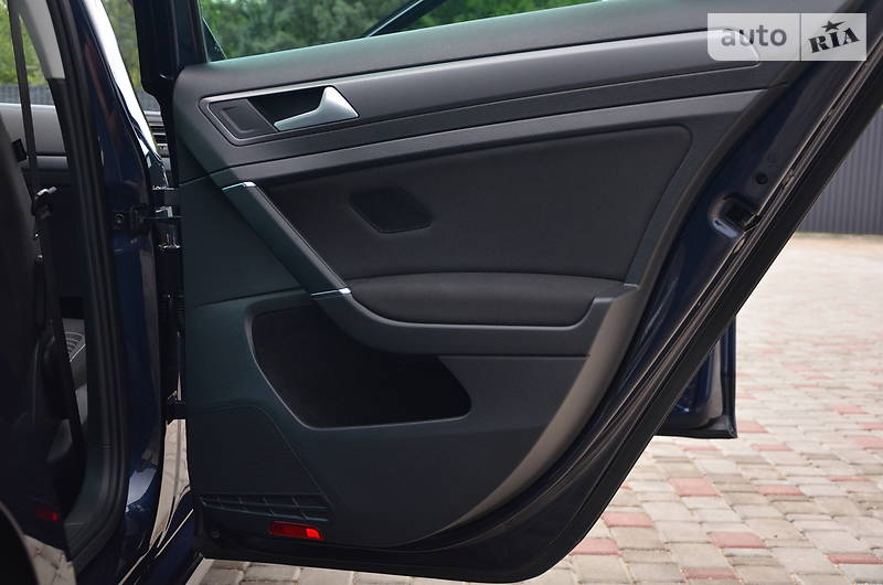 Універсал Volkswagen Golf 2015 в Луцьку