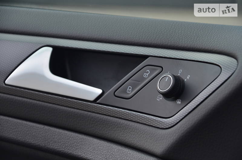 Універсал Volkswagen Golf 2015 в Луцьку