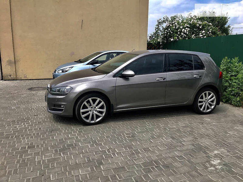 Хетчбек Volkswagen Golf 2013 в Києві