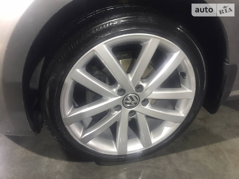 Хетчбек Volkswagen Golf 2013 в Києві