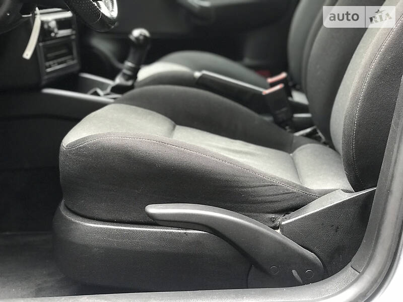 Хетчбек Volkswagen Golf 2003 в Стрию