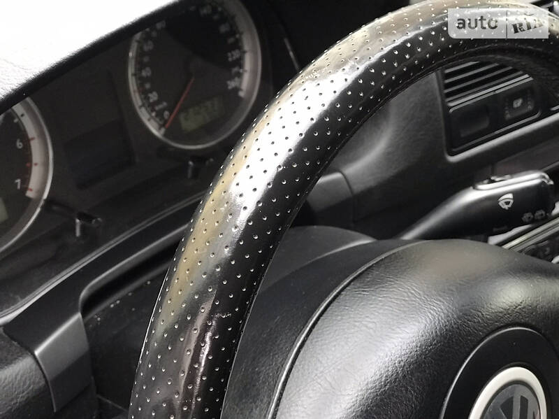 Хетчбек Volkswagen Golf 2003 в Стрию