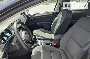 Універсал Volkswagen Golf 2016 в 