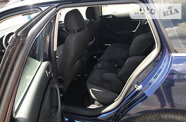 Універсал Volkswagen Golf 2012 в 