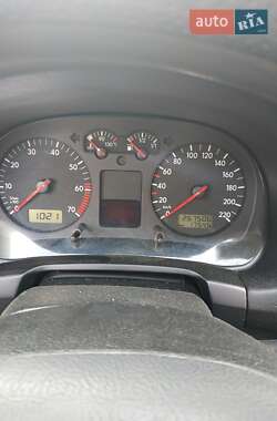 Хэтчбек Volkswagen Golf 2001 в Львове