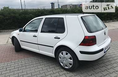 Хетчбек Volkswagen Golf 2001 в 