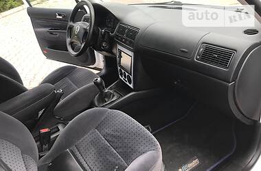 Хетчбек Volkswagen Golf 2001 в 