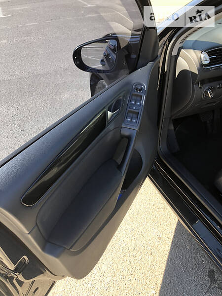 Хетчбек Volkswagen Golf 2012 в Запоріжжі