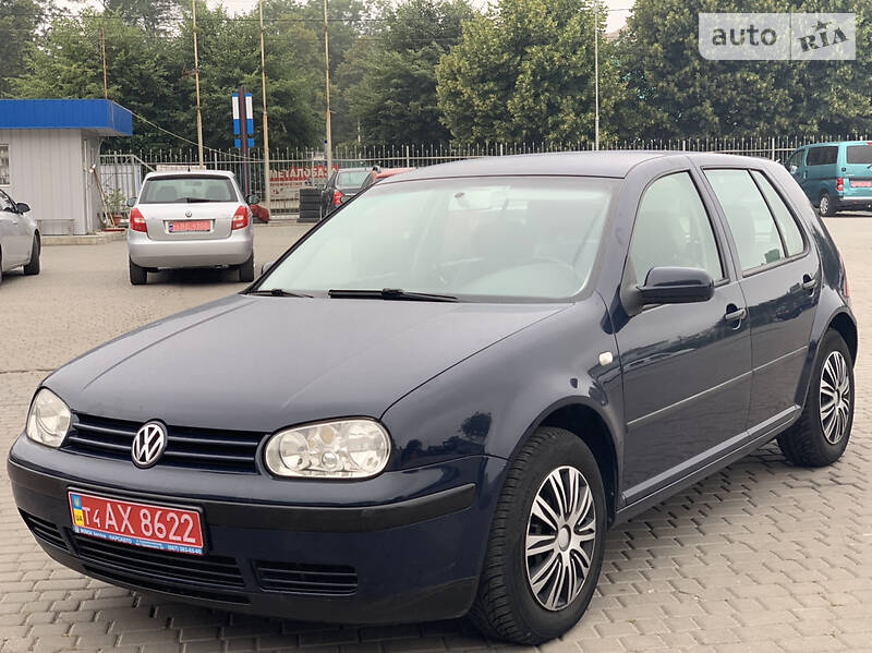 Хетчбек Volkswagen Golf 2001 в Старокостянтинові