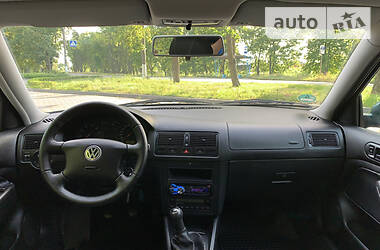 Універсал Volkswagen Golf 2000 в 