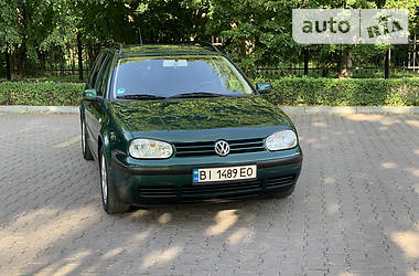 Універсал Volkswagen Golf 2000 в 