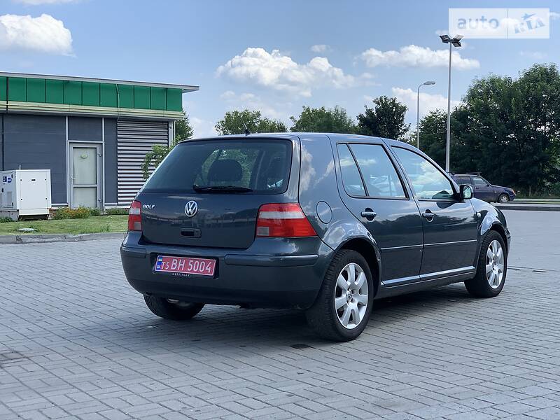 Хетчбек Volkswagen Golf 2003 в Калуші