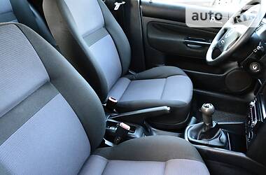 Хетчбек Volkswagen Golf 2001 в 