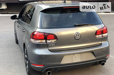 Хетчбек Volkswagen Golf 2013 в 