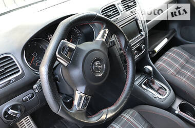 Хетчбек Volkswagen Golf 2013 в 