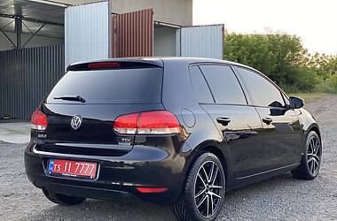 Хетчбек Volkswagen Golf 2011 в 