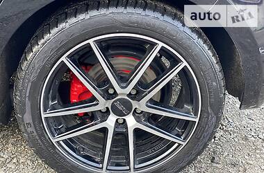 Хетчбек Volkswagen Golf 2011 в 