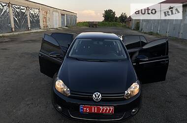 Хетчбек Volkswagen Golf 2011 в 