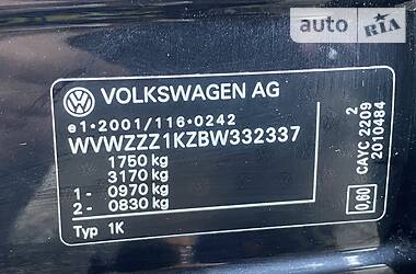 Хетчбек Volkswagen Golf 2011 в 