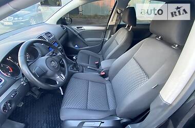 Хетчбек Volkswagen Golf 2011 в 