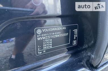 Хетчбек Volkswagen Golf 2011 в 