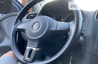 Хетчбек Volkswagen Golf 2011 в 