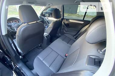Хетчбек Volkswagen Golf 2011 в 