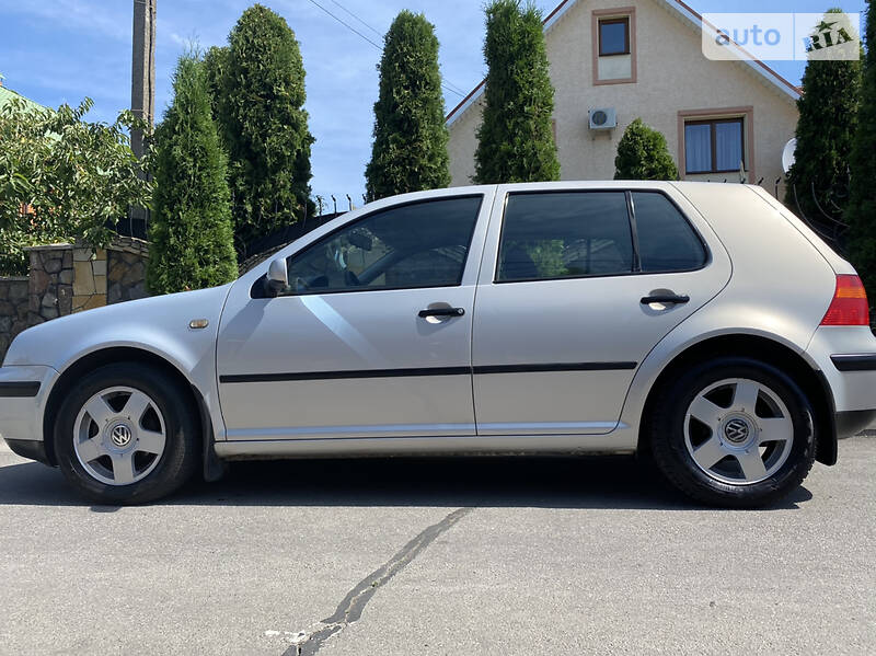 Хетчбек Volkswagen Golf 1998 в Вінниці