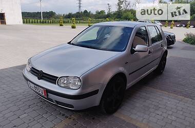 Хетчбек Volkswagen Golf 2003 в 