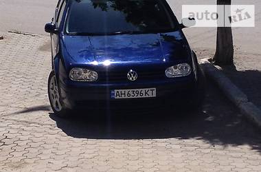 Хэтчбек Volkswagen Golf 2000 в Торецке