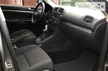 Універсал Volkswagen Golf 2012 в 