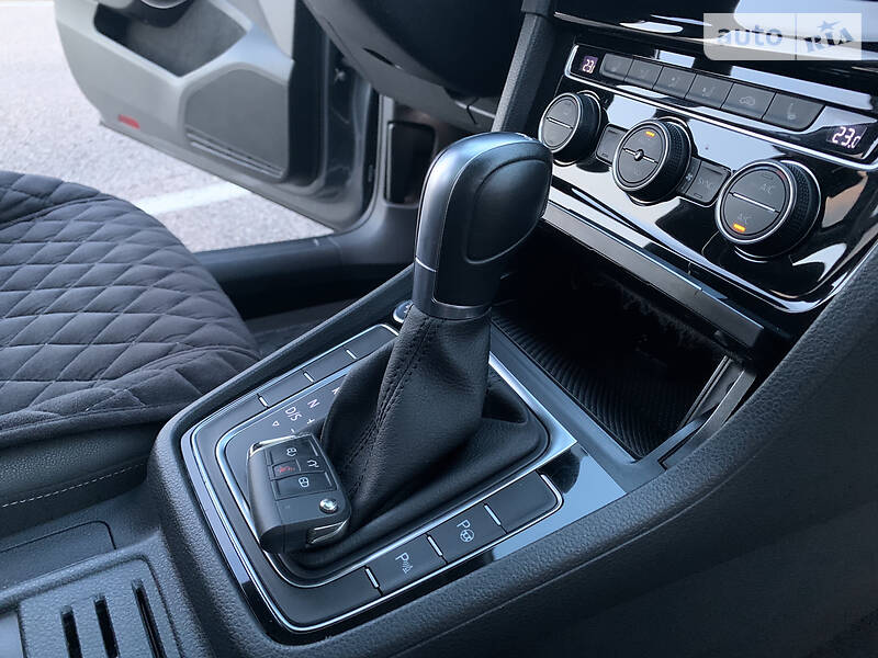 Універсал Volkswagen Golf 2018 в Дніпрі фото 40 Універсал Volkswagen Golf 2018 в Дніпрі