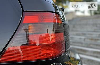 Хетчбек Volkswagen Golf 2001 в 