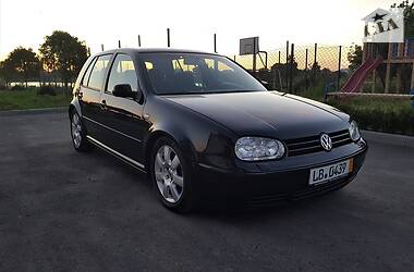 Хэтчбек Volkswagen Golf 2003 в Ровно