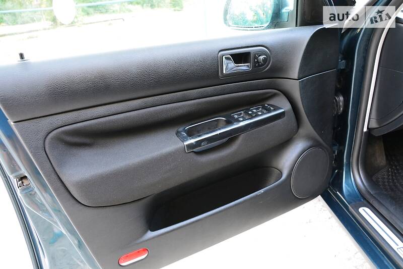 Універсал Volkswagen Golf 2001 в Дрогобичі