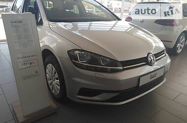 Хетчбек Volkswagen Golf 2018 в 