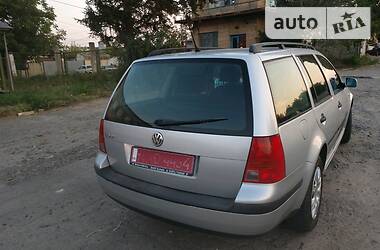 Універсал Volkswagen Golf 2001 в 